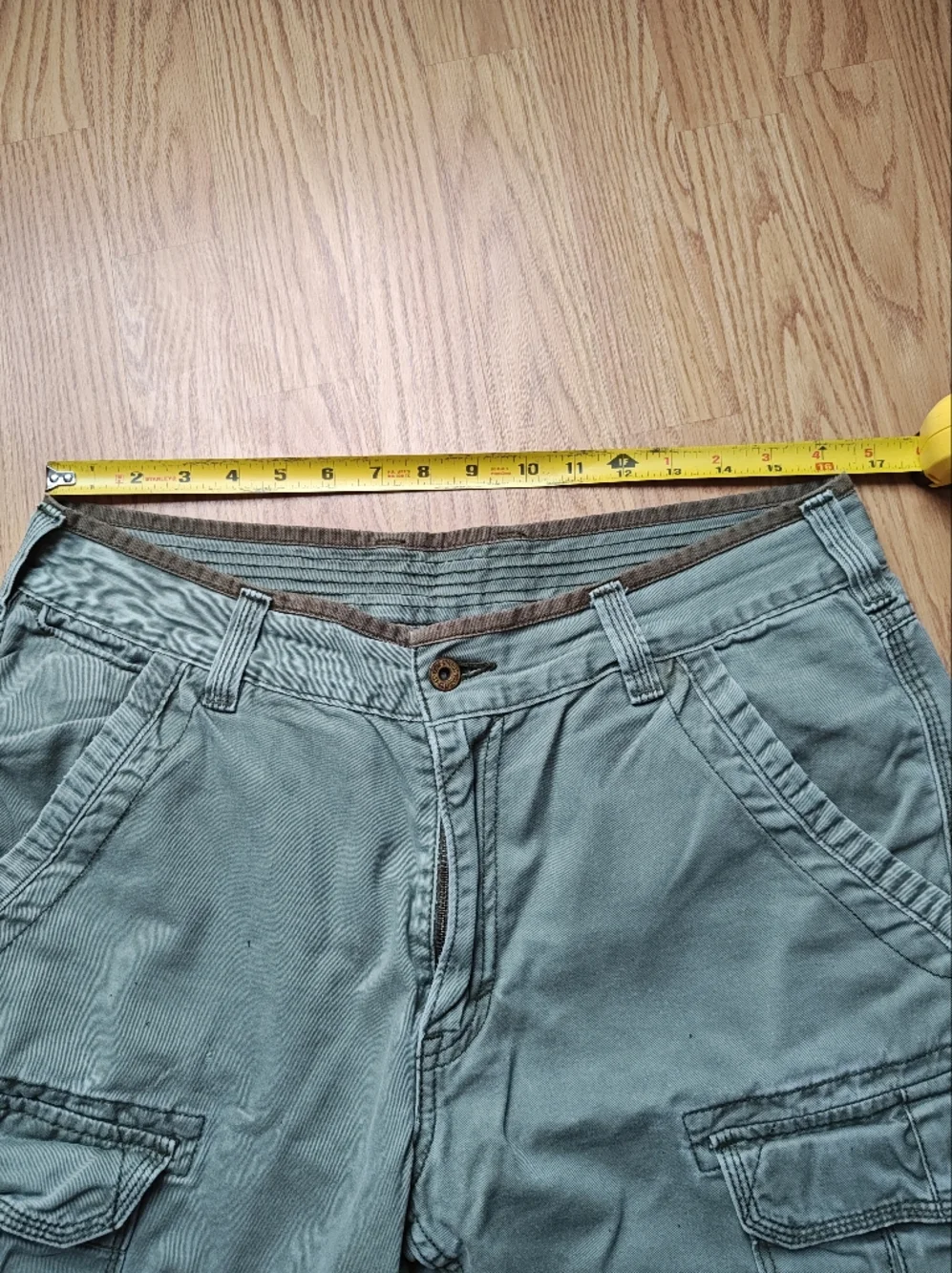 Levi’s Men’s Cargo Shorts Size 32 Sage Olive Green Heavy Duty Canvas Utility